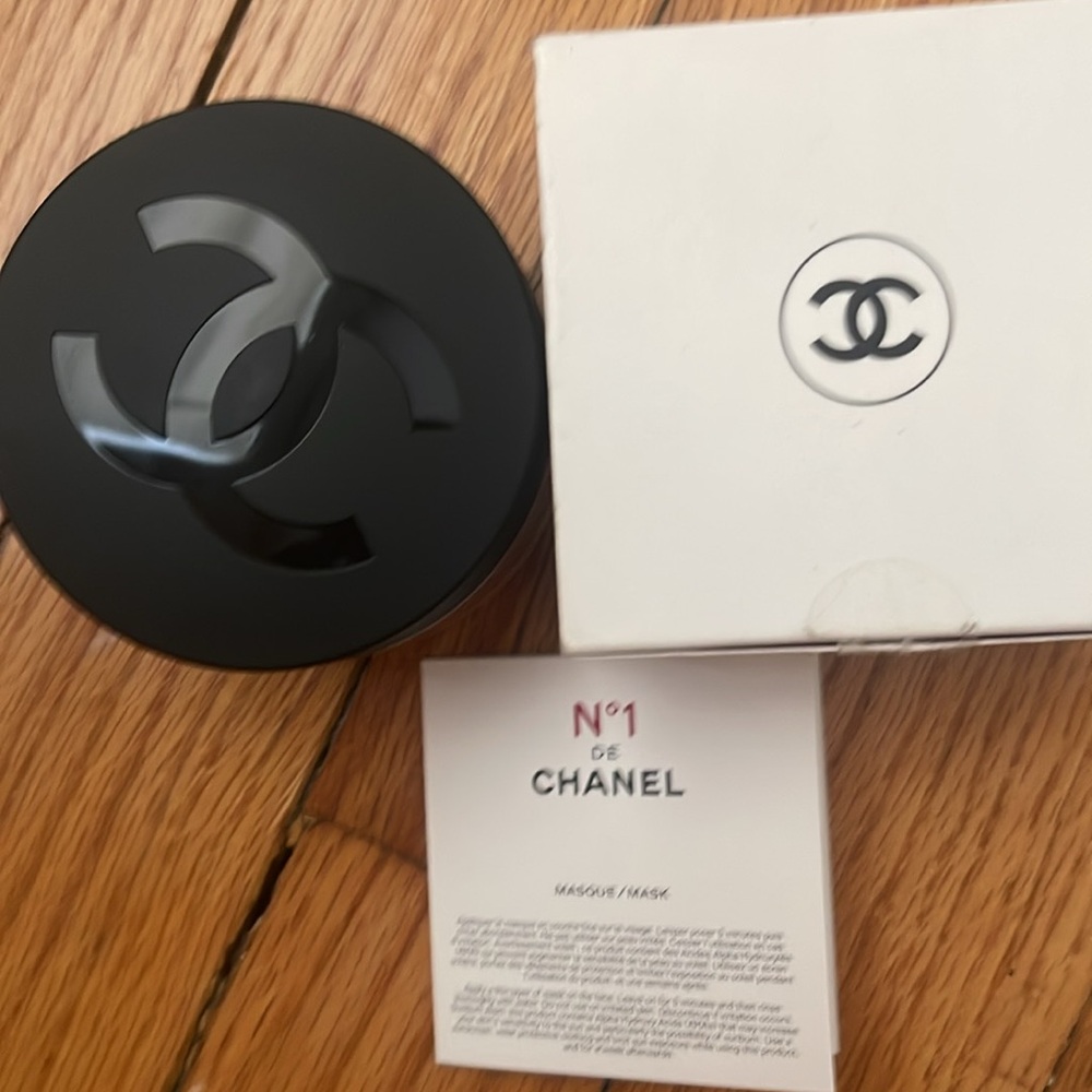 CHANEL N°1 DE CHANEL Red Camelia REVITALIZING MASK. New - Picture 2 of 9